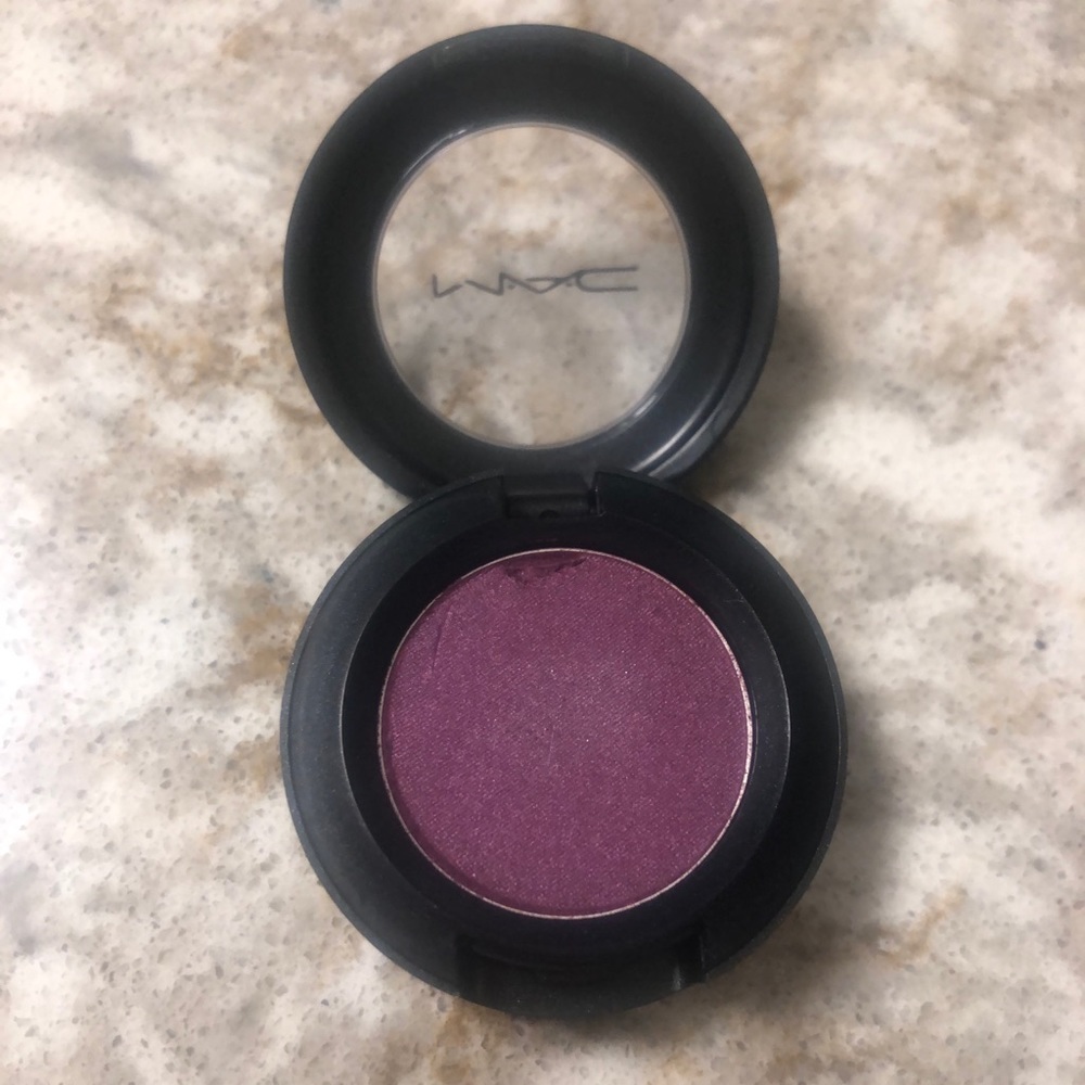 MAC Cosmetics Eyeshadow Plum Dressing